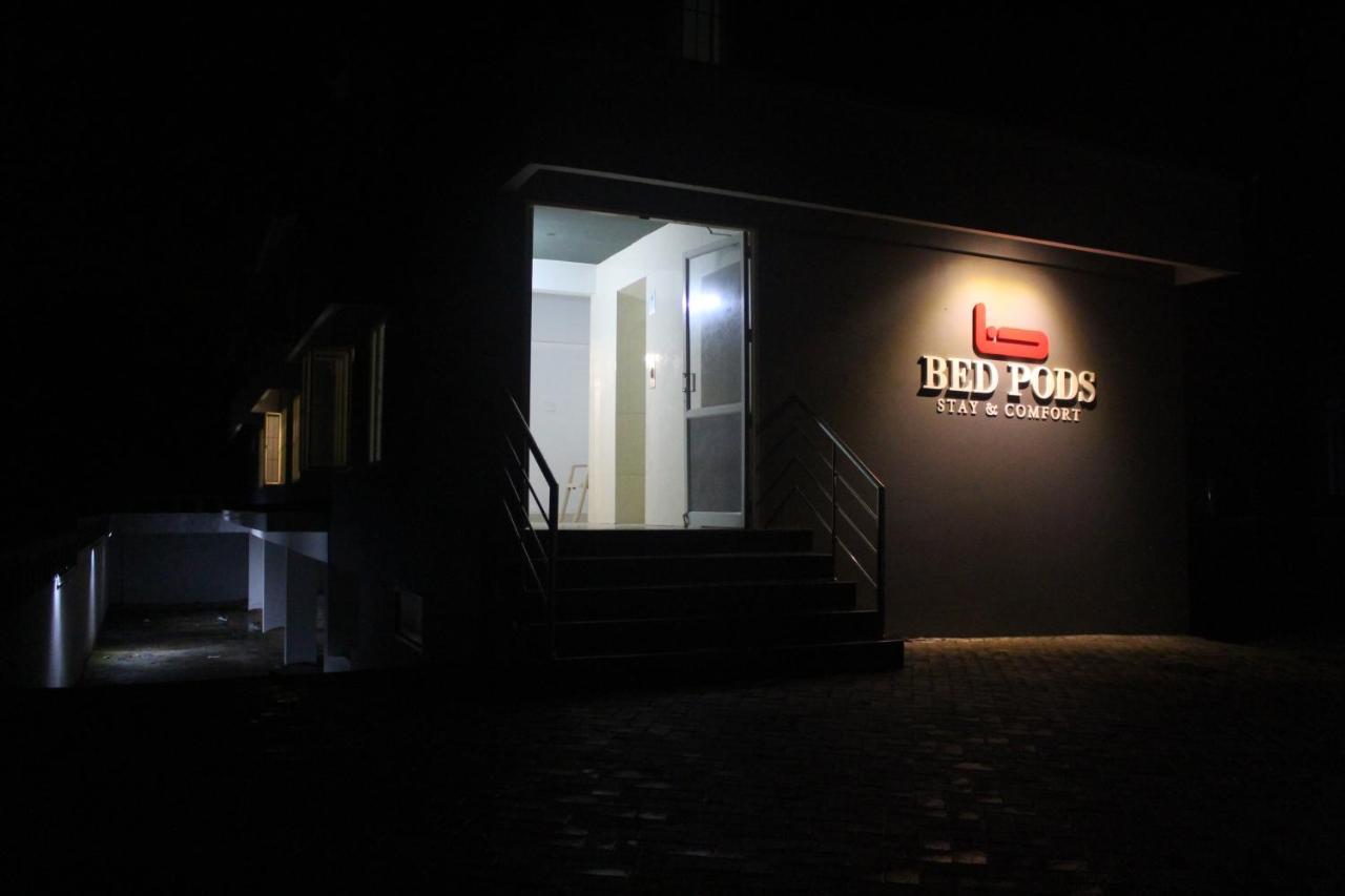 Bed Pods Hostel Thiruvananthapuram Kültér fotó